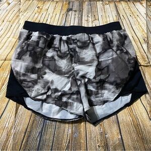 Under Armour UA Fly-By 2.0 Black Gray Printed Running Shorts